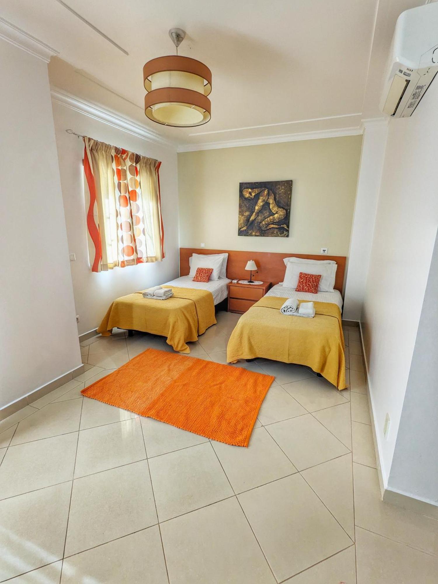 Farm Village- Townhouse 2 Mins From Old Town Albufeira Esterno foto